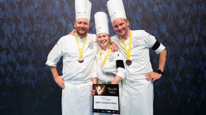 Bocuse d'Or -kokkikillpailijat 2020 ryhmäkuvassa